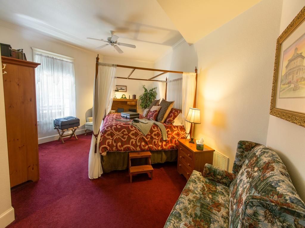 The Currier Inn Greeley Ngoại thất bức ảnh